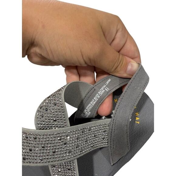 Yellow box Light Gray Grey Rhinestone Strappy Platform Sandals Women’s Size 8.5 - Picture 5 of 8